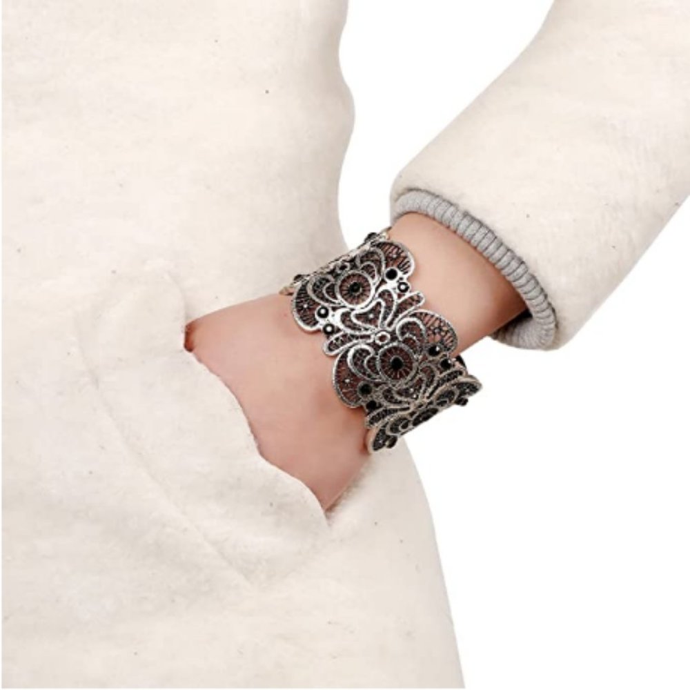 Unstoppable Bohemian Lace Bracelet - Picture 3 of 7